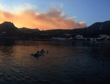 Απάντηση ΣΥΡΙΖΑ σε ΝΔ με αφορμή τη φωτιά στα Κύθηρα: «Δεκανίκι της ΝΔ ο δήμαρχος »